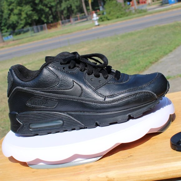 Nike Other - Nike air max 90 triple black sz 7y clean steal!